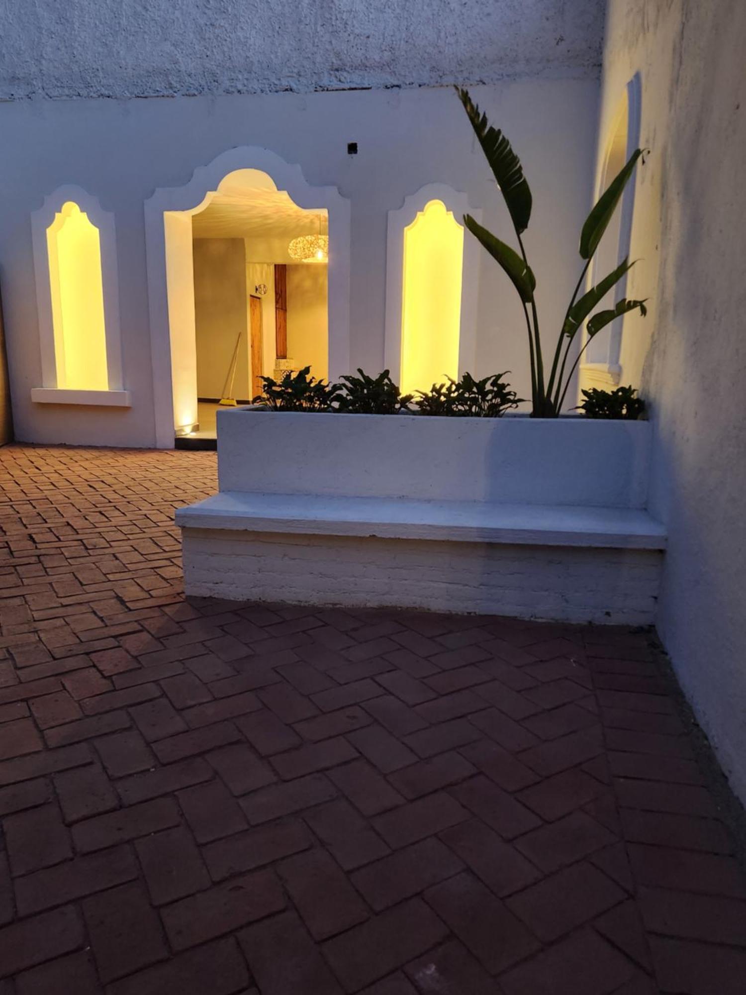 Hotel Boutique Villa Escondida, A Pasos De Lo Mejor En Tlaquepaque Ngoại thất bức ảnh