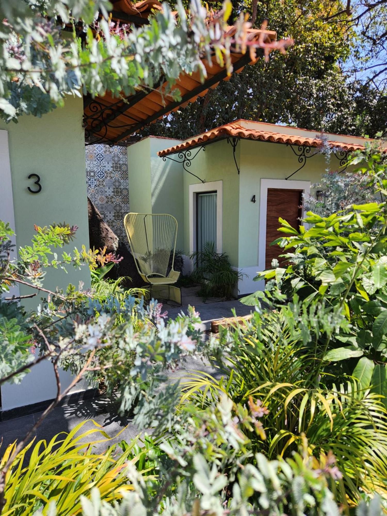 Hotel Boutique Villa Escondida, A Pasos De Lo Mejor En Tlaquepaque Ngoại thất bức ảnh